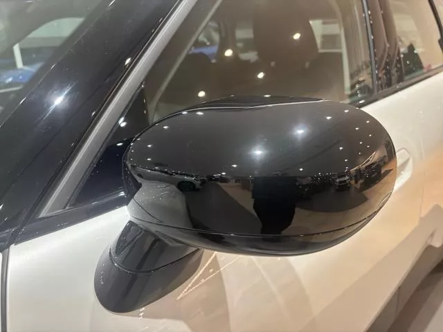 MINI Aceman SE 160 kW (218 CV)