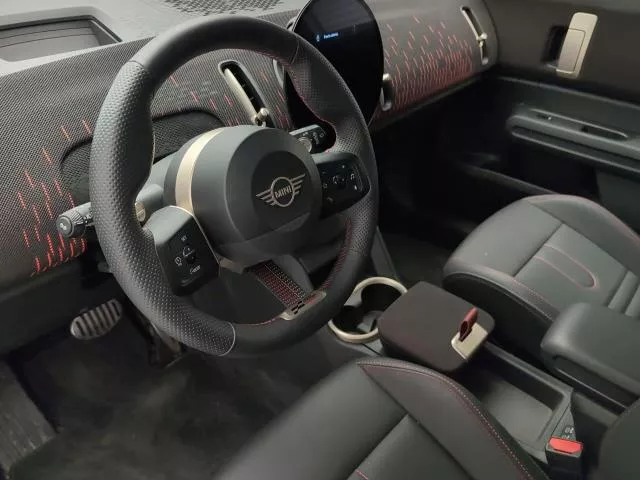 MINI Countryman John Cooper Works ALL4 221 kW (301 CV)