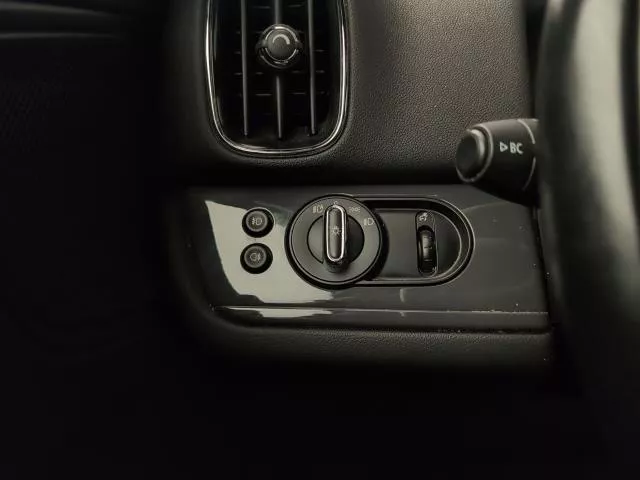 MINI Countryman One D 85 kW (116 CV)
